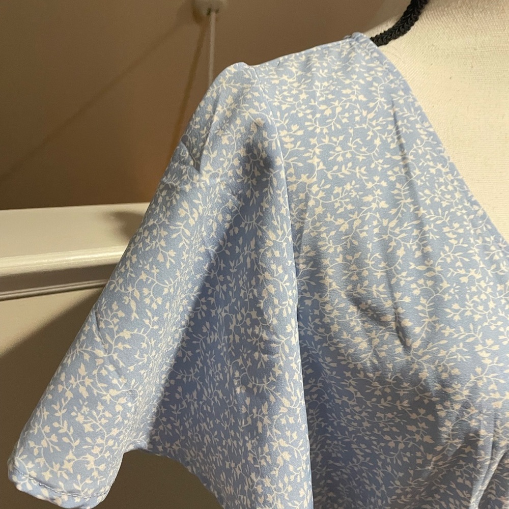 Ladies light blue and white  dress Medium - Picture 8 of 11